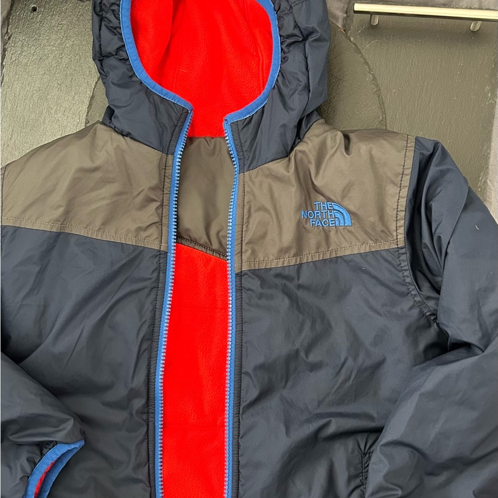The North Face Reversible Jacket - Picture 3 of 4